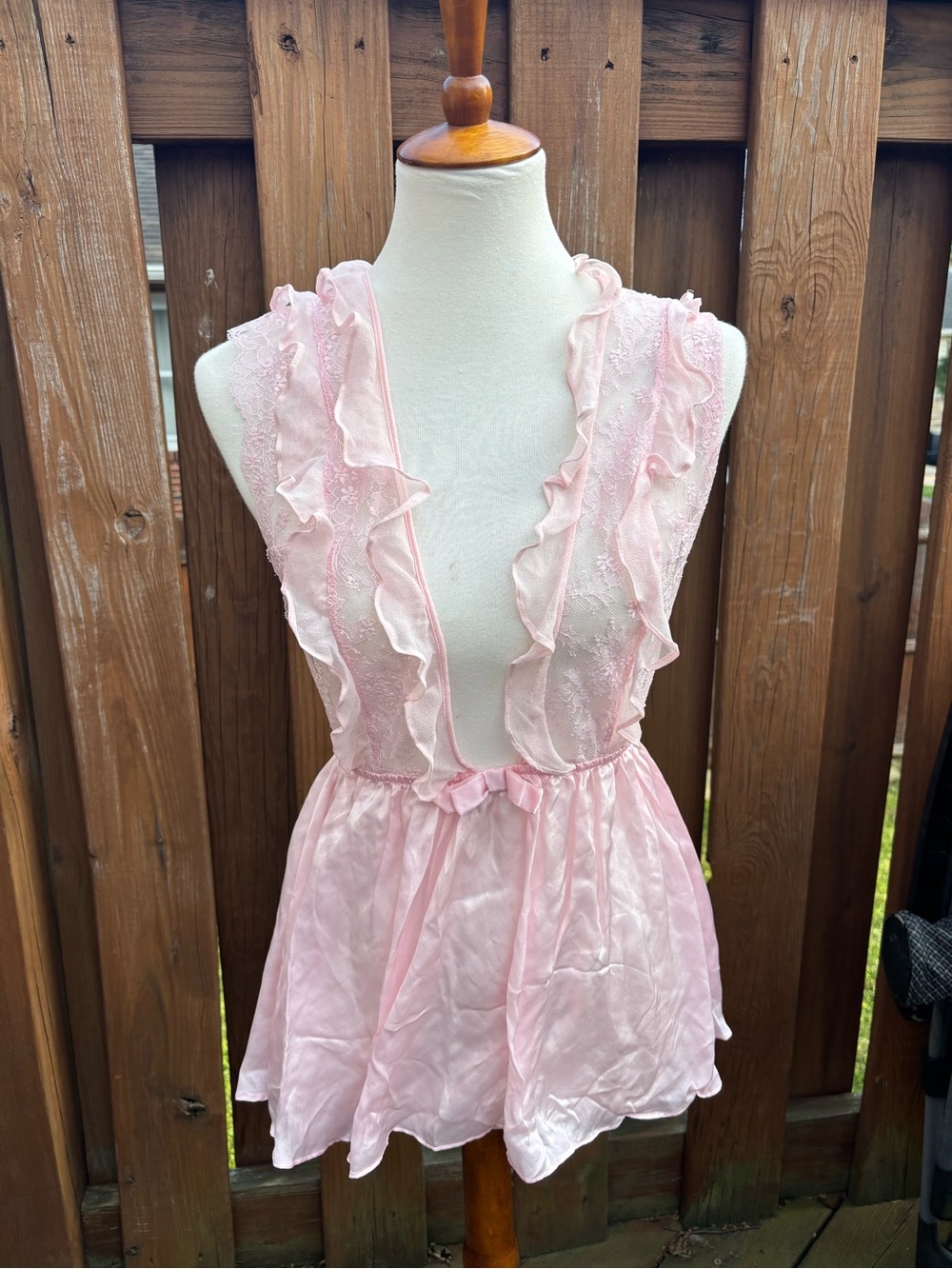 Victoria’s Secret NWT Sheer Pink Ruffled Babydoll Lingerie Top Medium